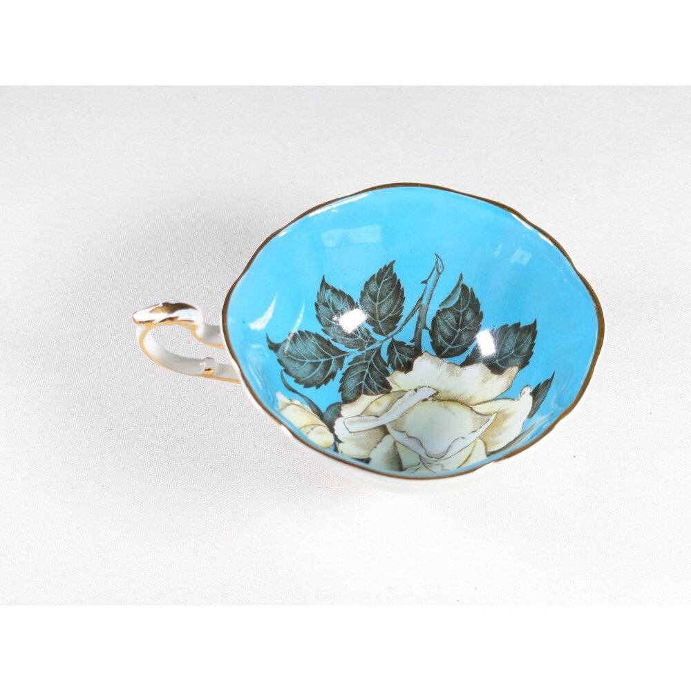 CUP ONLY * Paragon Floating White Rose Turquoise blue teacup, 1950s double - Picture 4 of 10